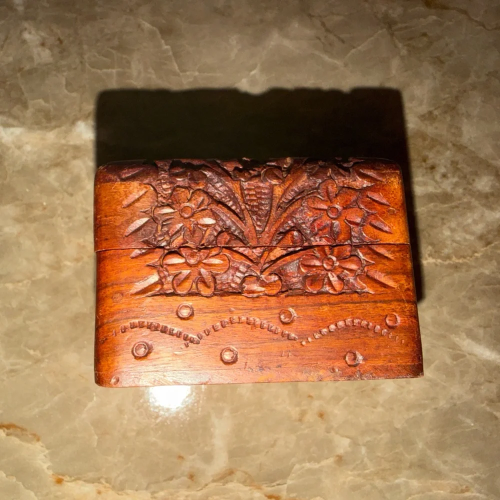 Carved Wooden Trinket Box, jewelry box,‎ small, hand carved